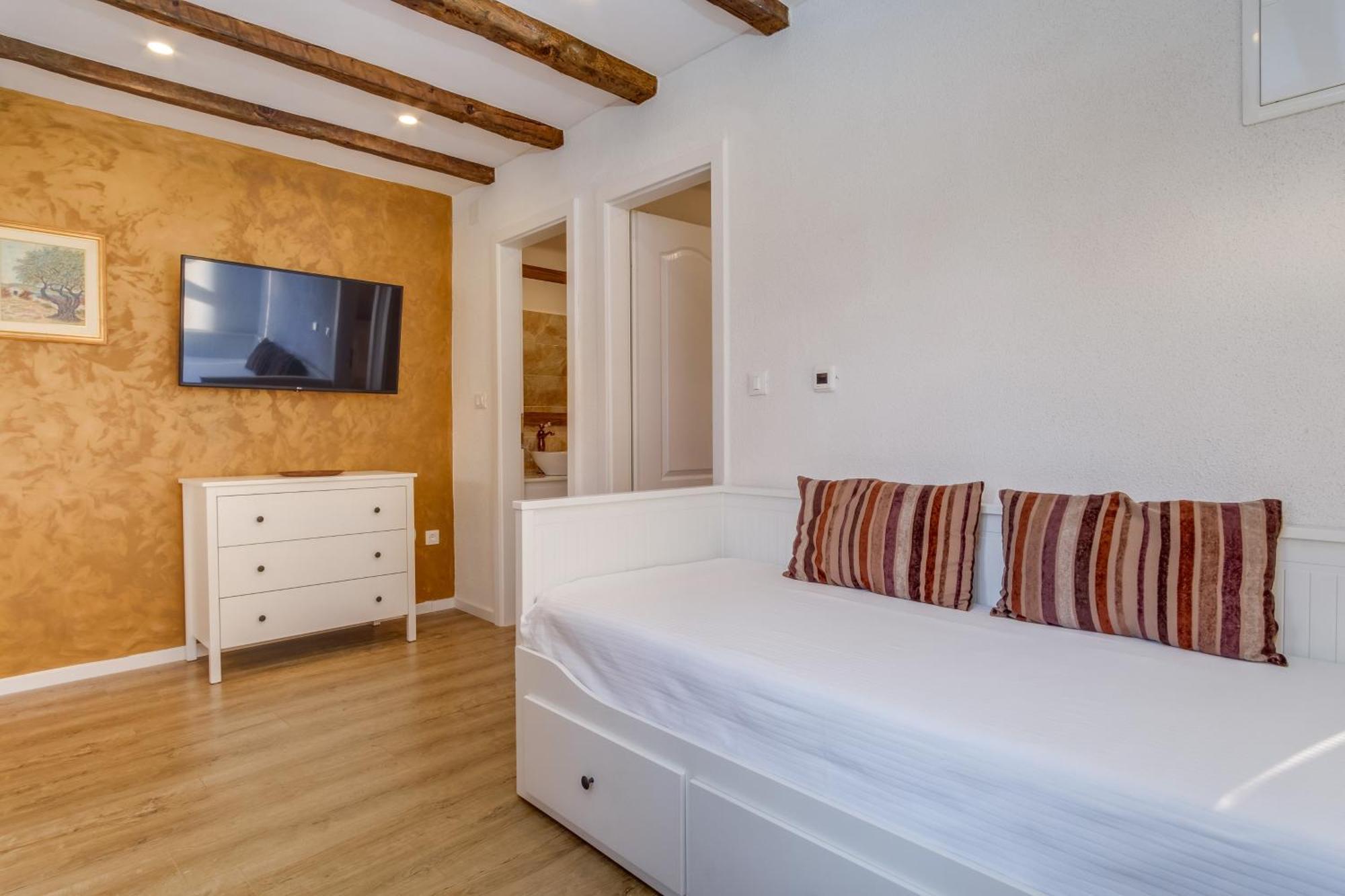 Casa Rustica Apartment Mali Losinj Exterior photo