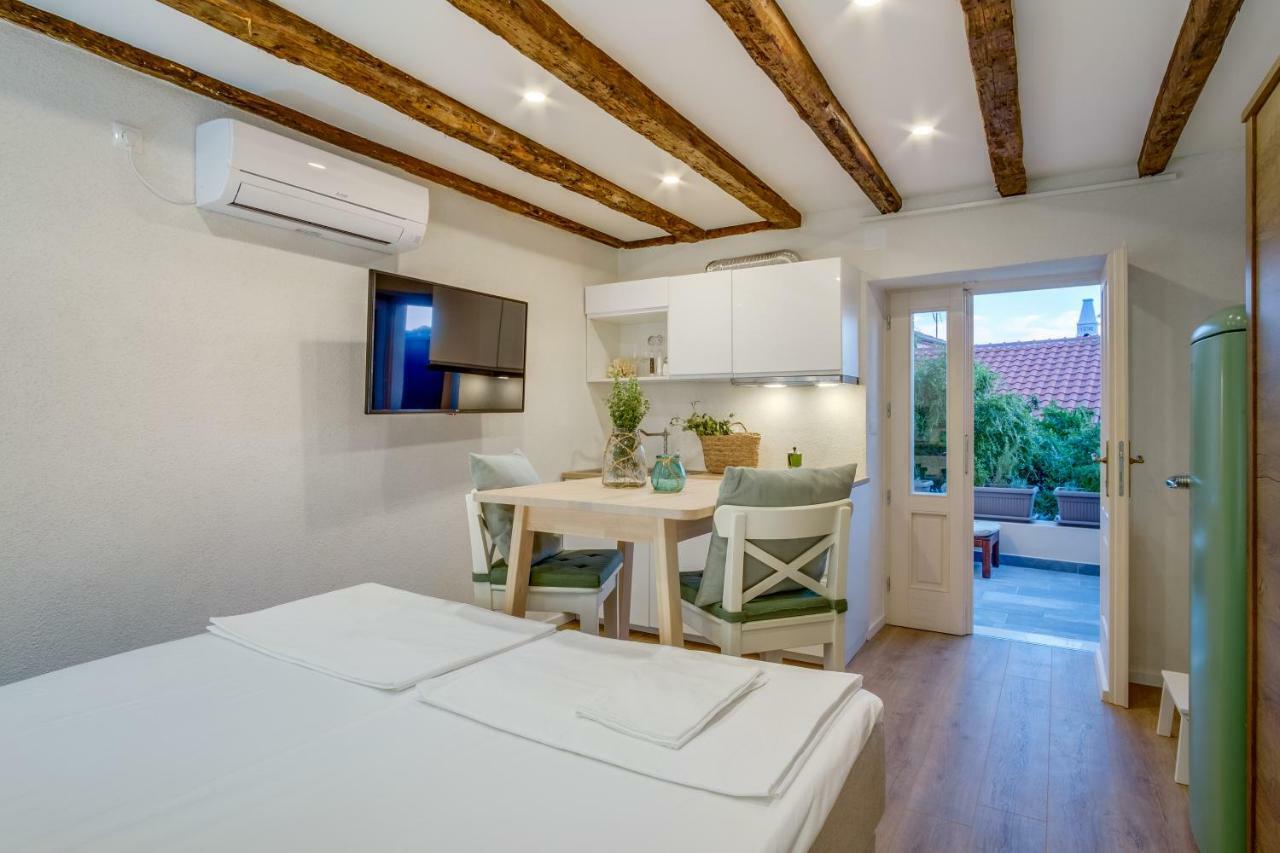 Casa Rustica Apartment Mali Losinj Exterior photo