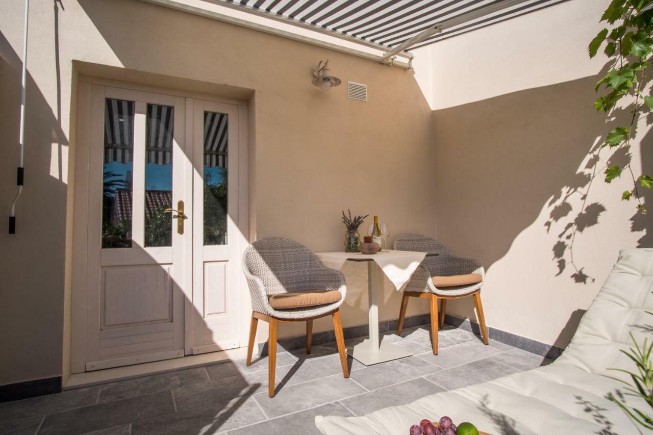 Casa Rustica Apartment Mali Losinj Exterior photo