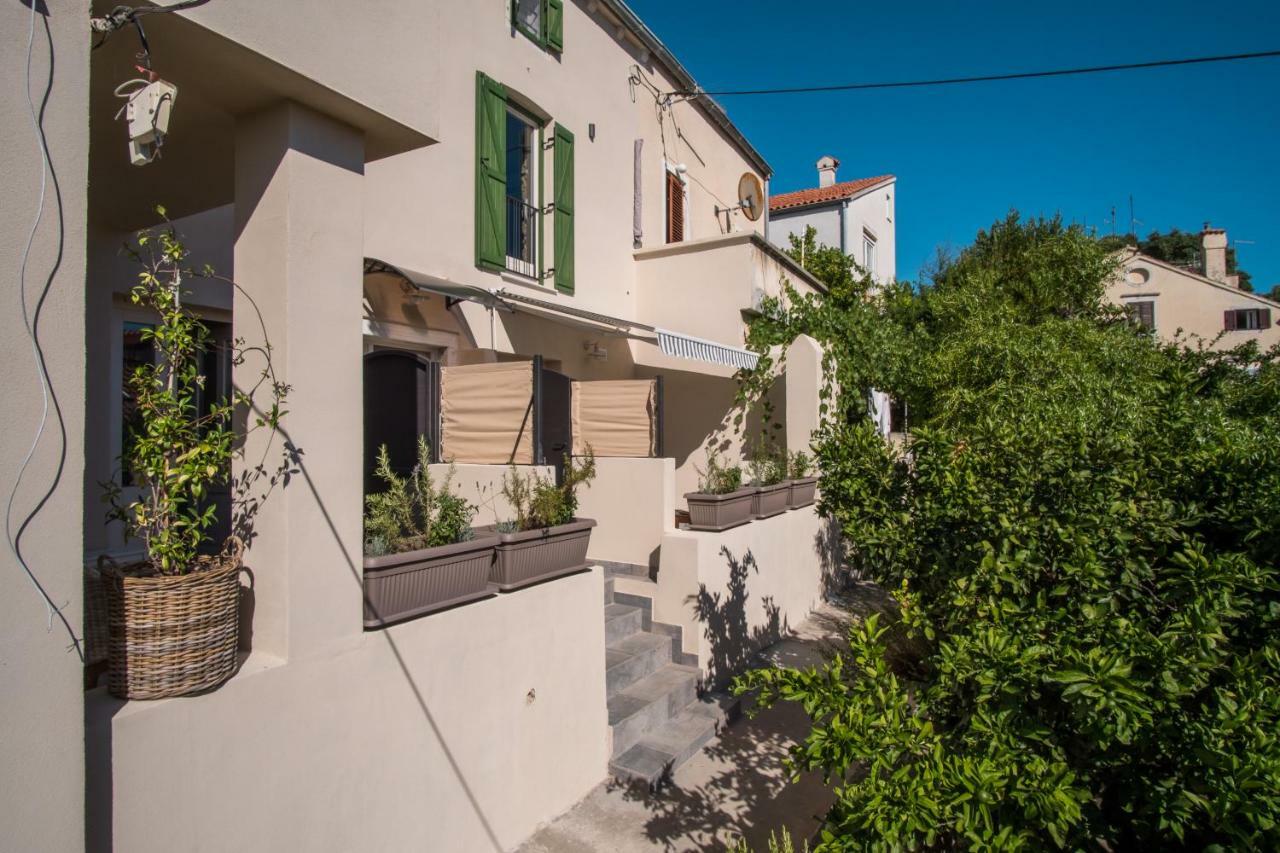 Casa Rustica Apartment Mali Losinj Exterior photo