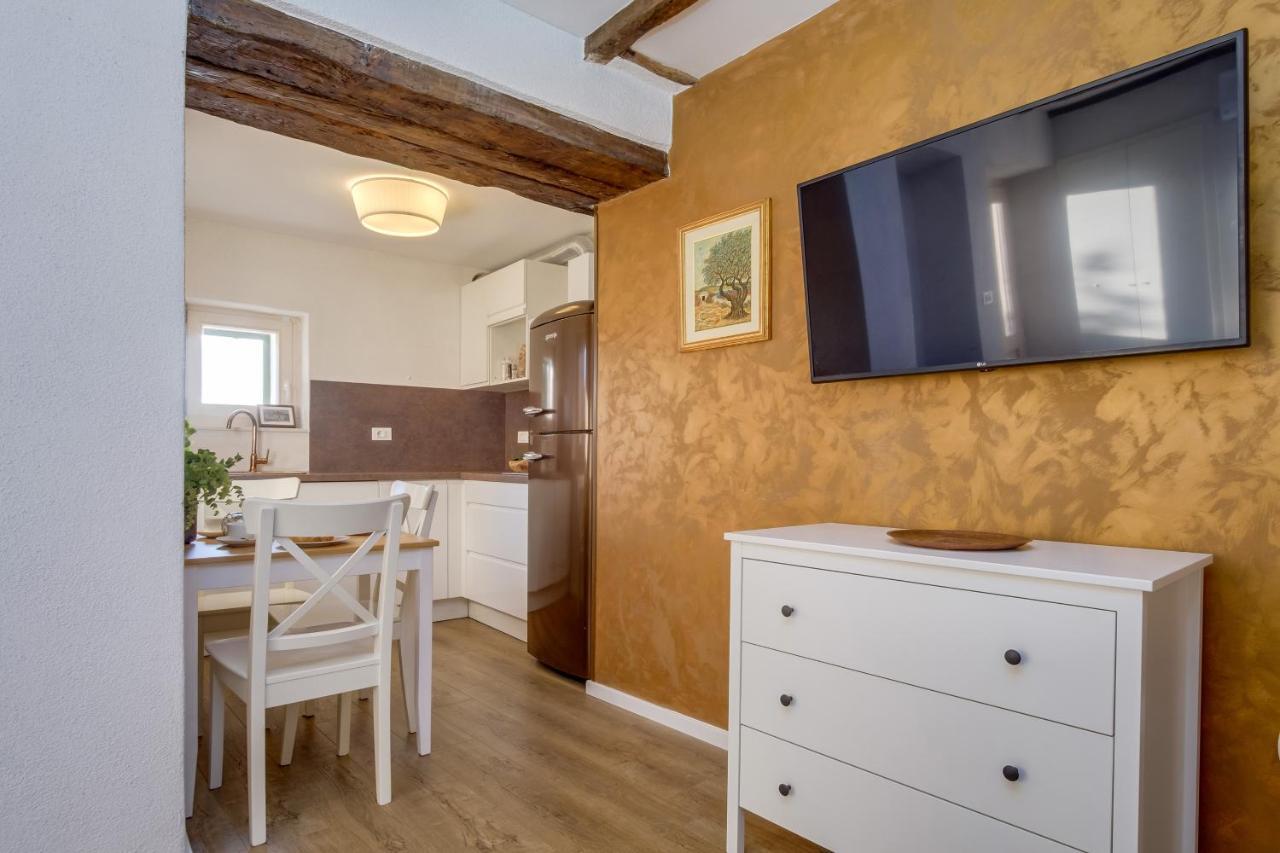 Casa Rustica Apartment Mali Losinj Exterior photo